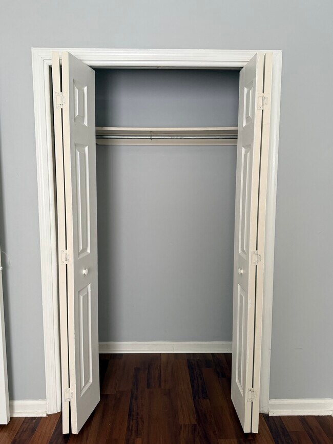 Foto del edificio - 15 Ferguson Dr