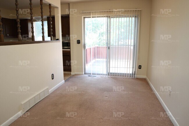 Foto del edificio - 447 W Swallow Rd