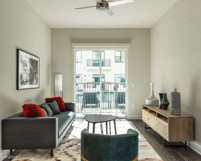 Foto del edificio - 3 br, 2.5 bath  - 1321 W 5th St