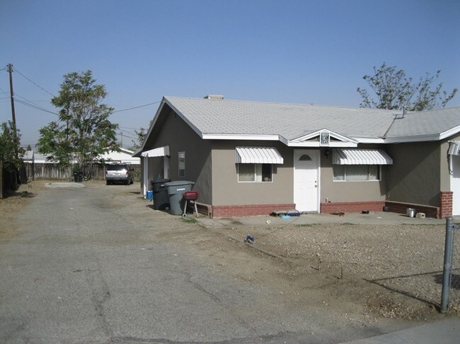 Building Photo - Sheriff Triplex
