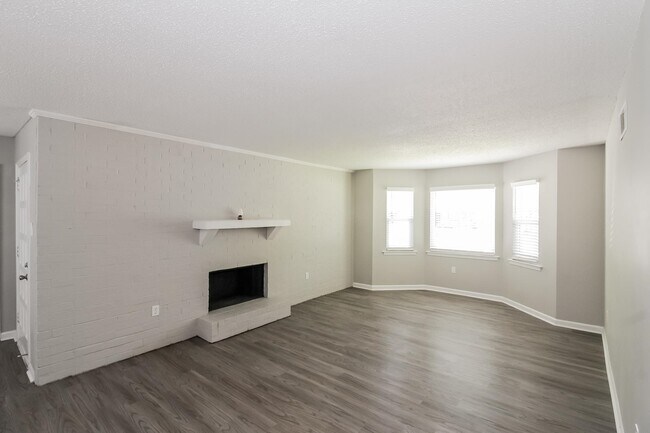 Building Photo - 4359 Crescent Park Dr