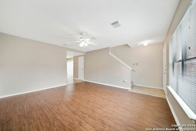 Building Photo - 3 Bedrooms 2.5 Bathroom located in Kenton ...