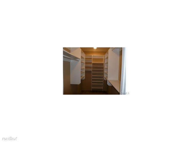 Building Photo - 316 Regatta Way