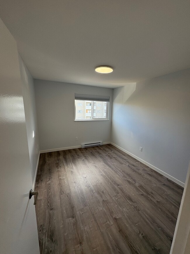 Building Photo - 2549 Dowler Pl