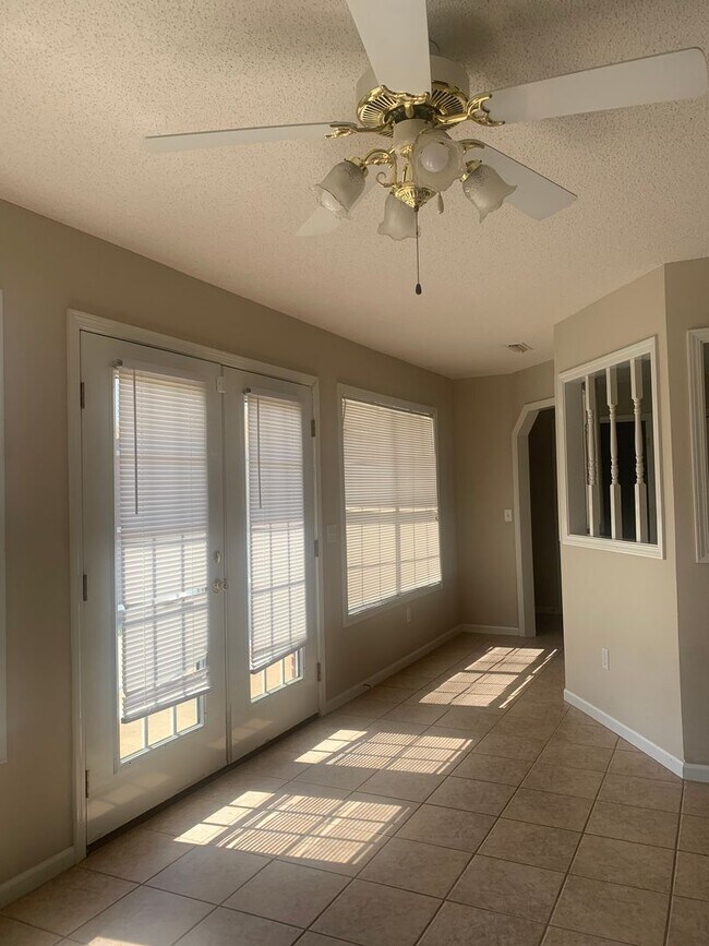 Foto del edificio - 117 Britt Dr