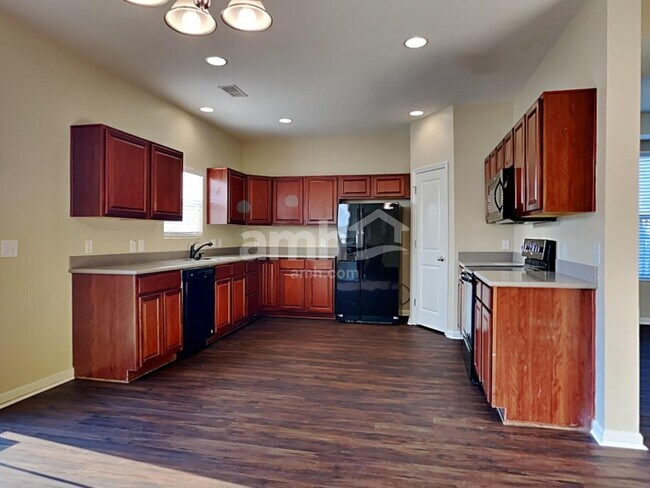 Building Photo - 5005 Blair Rd