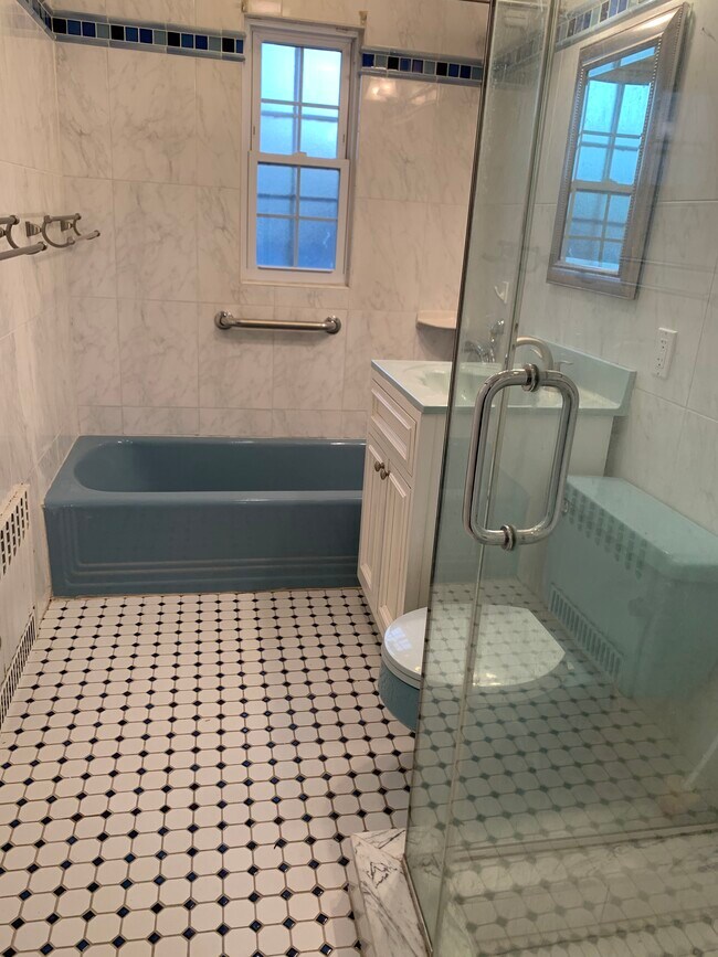 Foto del edificio - 8232 165th St