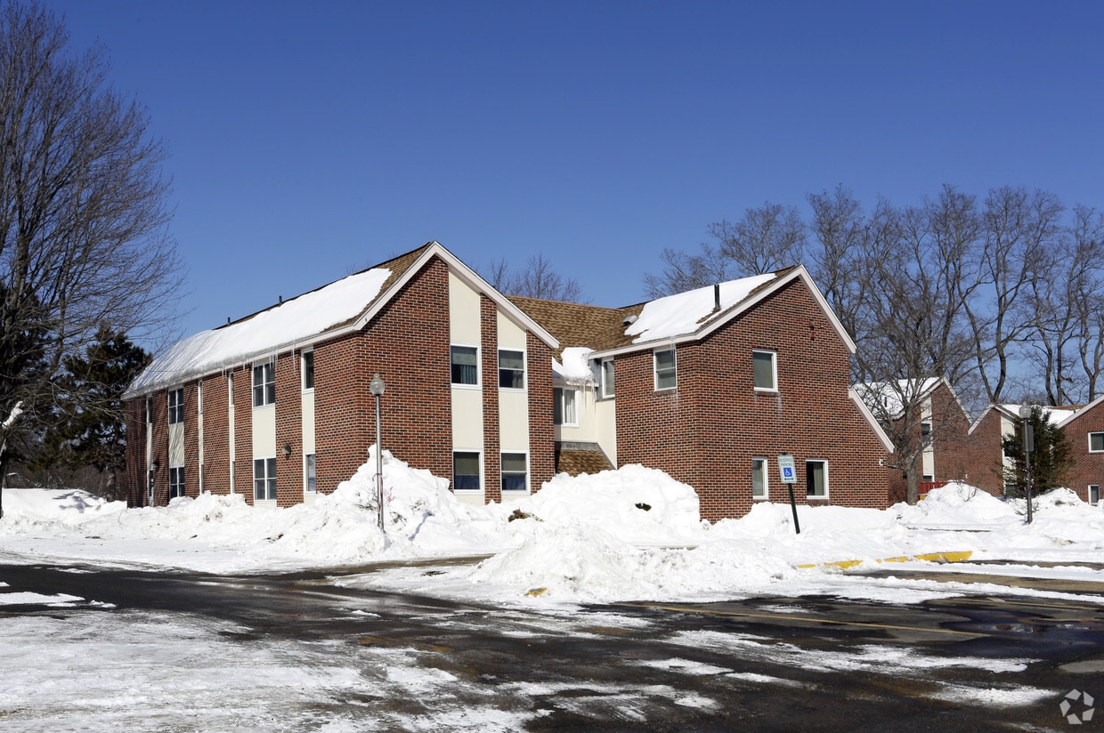 Great Meadow Village Apartments in Salisbury, MA