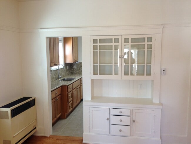 Foto del edificio - PRICE REDUCED! Remodeled 2 bed 1 bath apar...