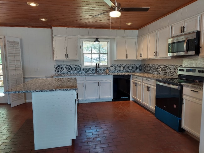 Building Photo - 5405 Kayway Dr