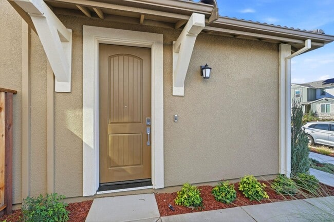 Building Photo - 5728 Placer Dr