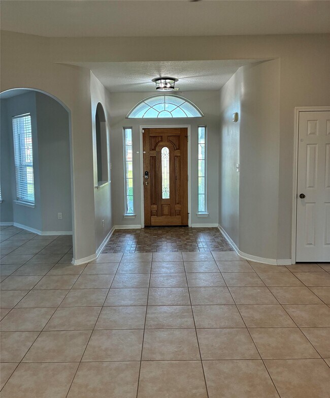 Foto del edificio - 14049 Overstreet Dr