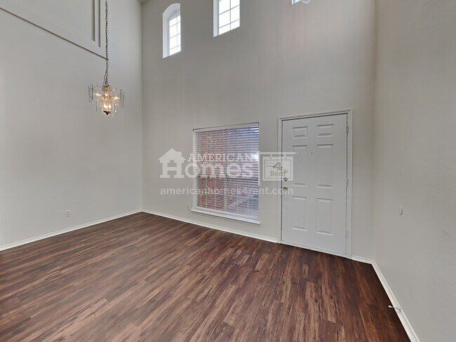 Foto del edificio - 233 Willow Lake Drive