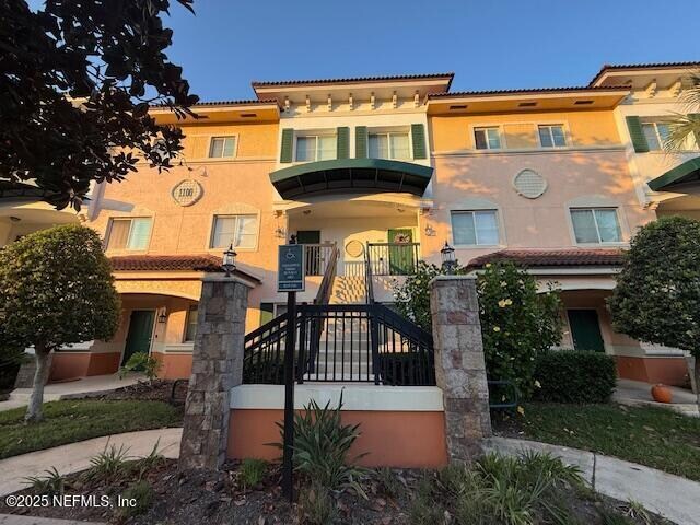 Foto del edificio - 9745 Touchton Rd