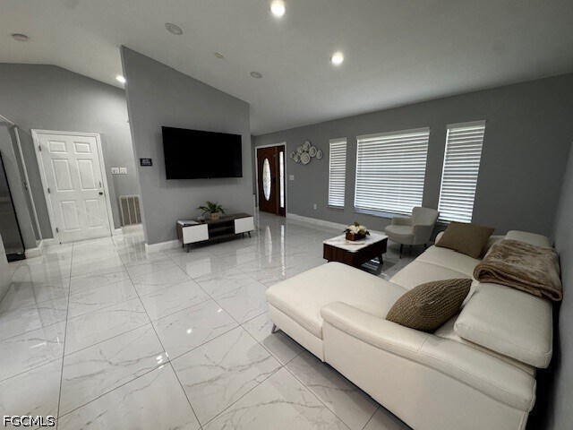 Foto del edificio - 8409 Tahiti Rd