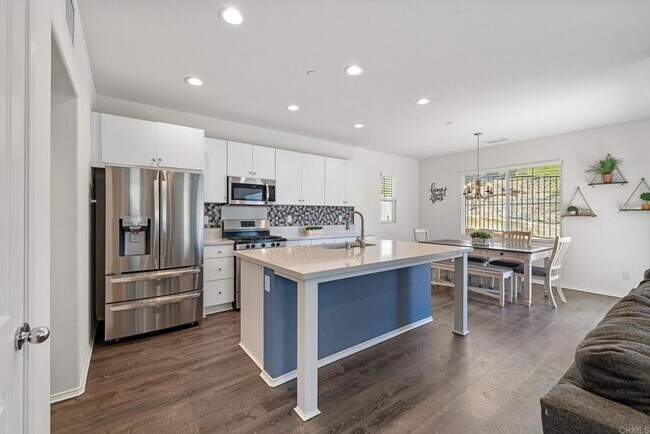 Foto del edificio - NEWER 3BD/2.5BA Home in desired Main Ranch Development in El Cajon!