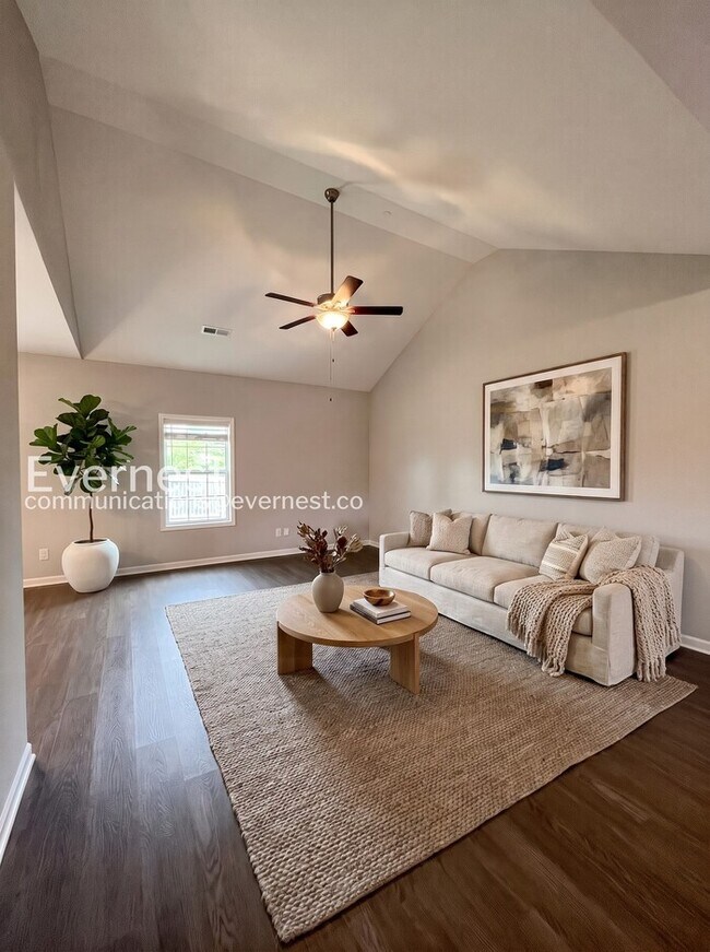 Building Photo - Home with Fenced Yard and Garage / 4 Bed, 2 Bath  / Voucher Accepted / Pet-friendly / Coming Soon!