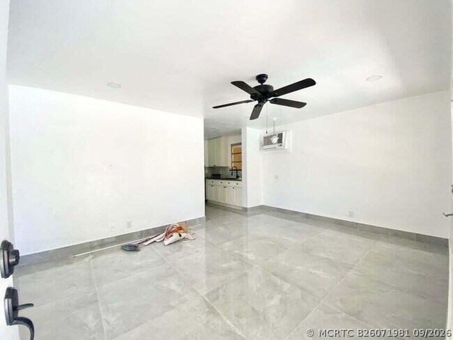 Foto del edificio - 660 NE 34th Ct
