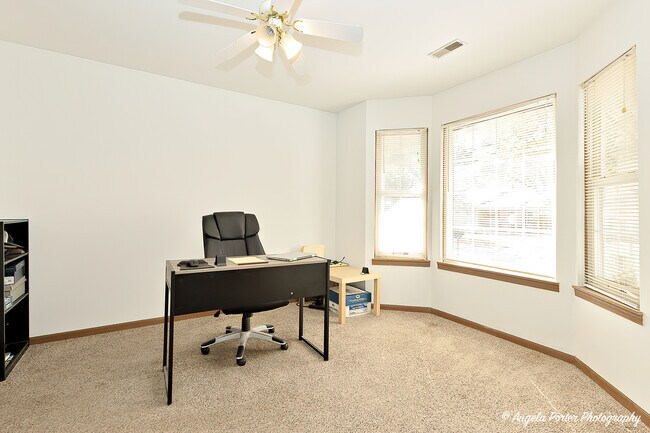 Building Photo - 3020 Ilene Dr