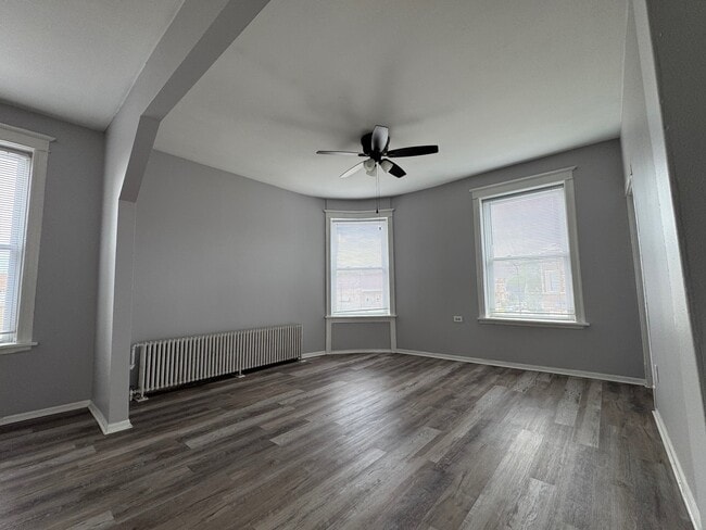 Building Photo - 3020 S Laramie Ave