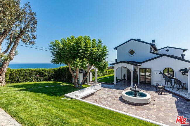 Foto del edificio - 3453 Coast View Dr