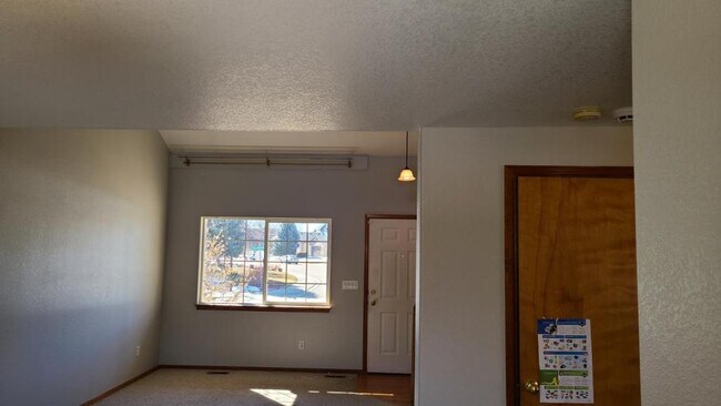 Foto del edificio - 1562 Cedarwood Dr