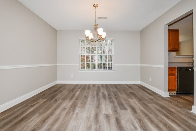 Building Photo - 6686 Pole Creek Dr