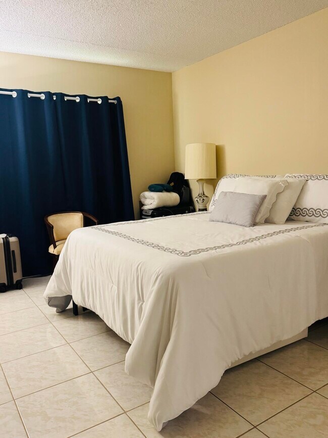 Building Photo - 3491 La Jardin Ct