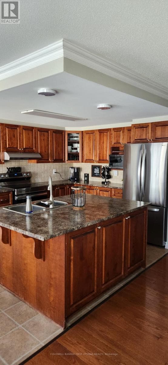 Building Photo - 33 St Alexi Walk