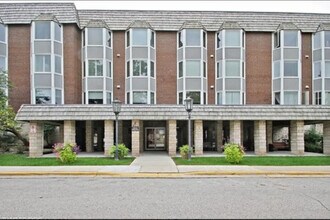 Building Photo - 400 Thames Pkwy