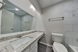 Building Photo - 14126 Barrone Dr