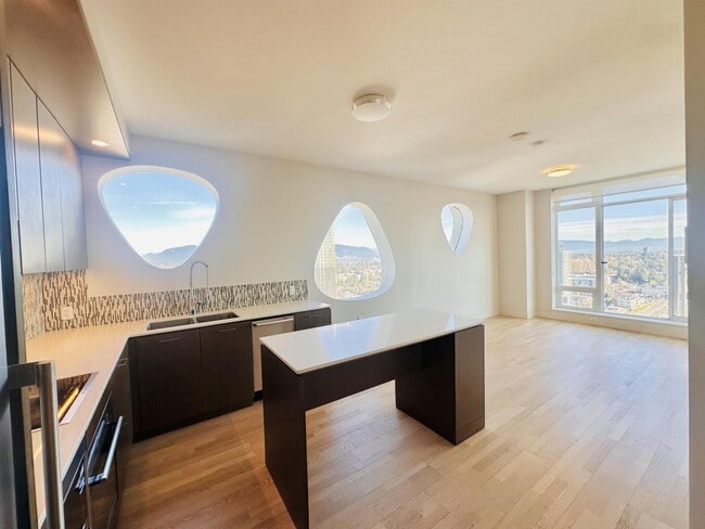 Building Photo - 13495 Central Ave