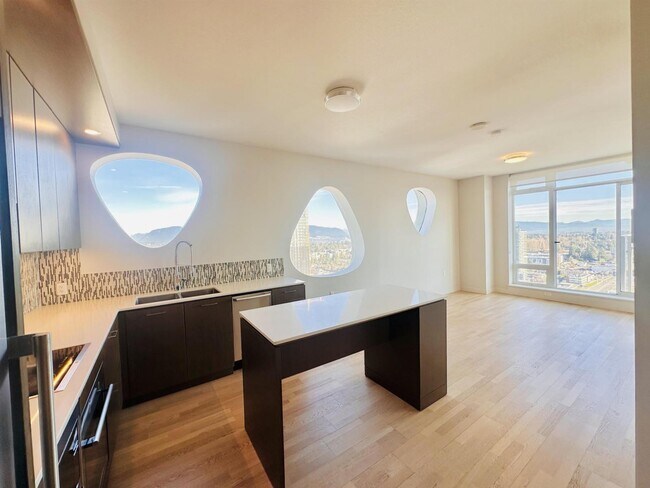 Photo du bâtiment - 13495 Central Ave