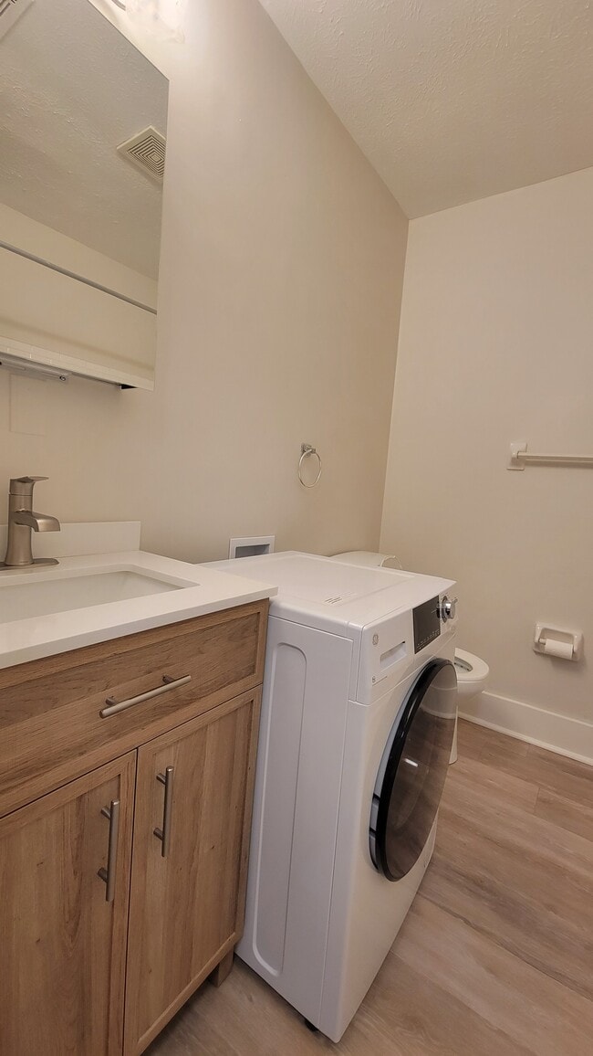 Building Photo - The Charlotte