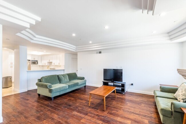 Building Photo - 12044 Hoffman St