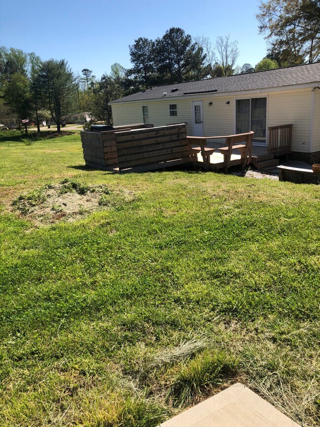 Building Photo - 1305 Ewing Dr