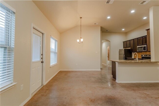 Building Photo - 421 Jack Rabbit Ln