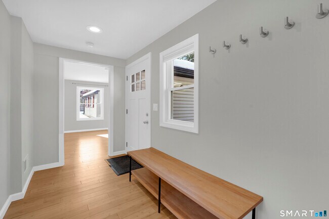 Foto del edificio - 10 Elm Ave