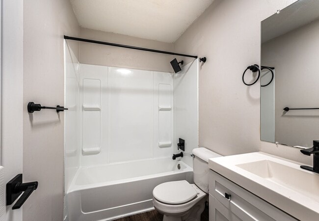 Interior Photo - The Brooks at 808