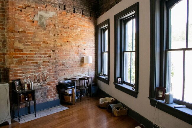 Foto del edificio - 207 W McMicken Ave