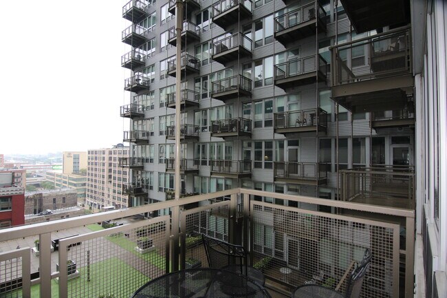 Balcony - 565 W Quincy St