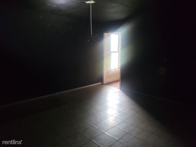 Foto del edificio - 407 N Franklin St