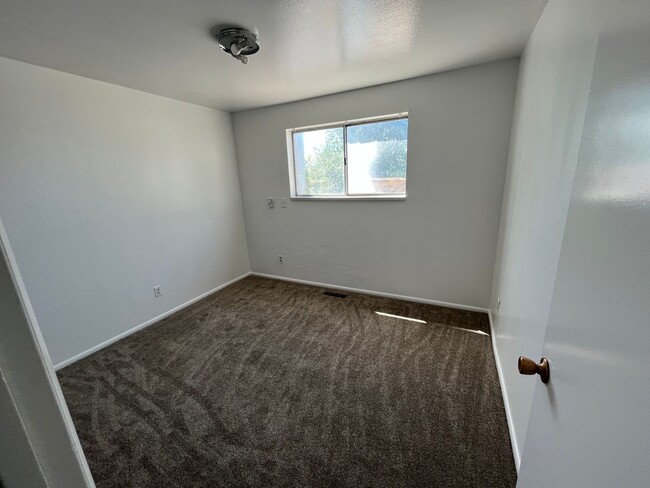 Foto del edificio - Great 2 Bedroom 1 Bathroom Apartment in Pr...