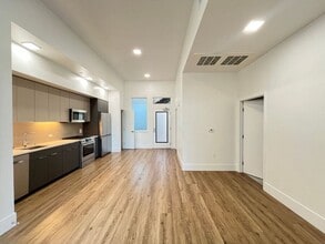 Building Photo - 1545 32nd St