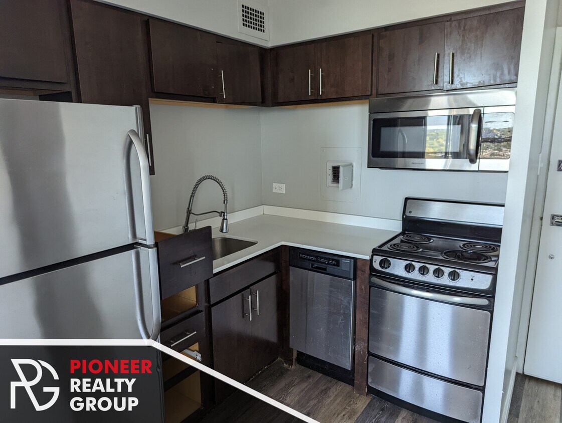 Foto del edificio - 5611 N Kenmore Ave