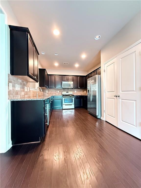 Building Photo - 338 Privet Cir