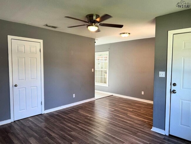 Building Photo - 2949 Cunningham Dr