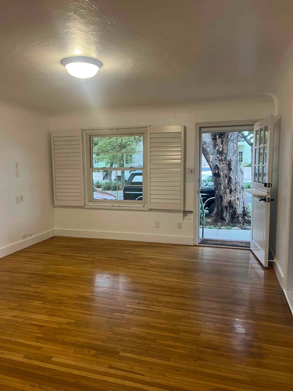 Building Photo - 3106 Broadway