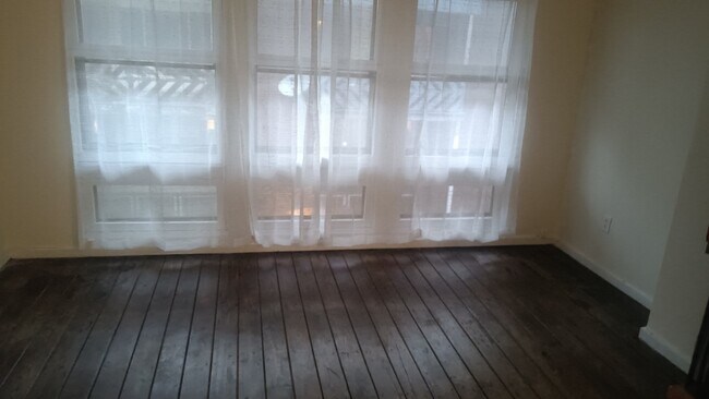 Foto del edificio - 1129 Rodman St