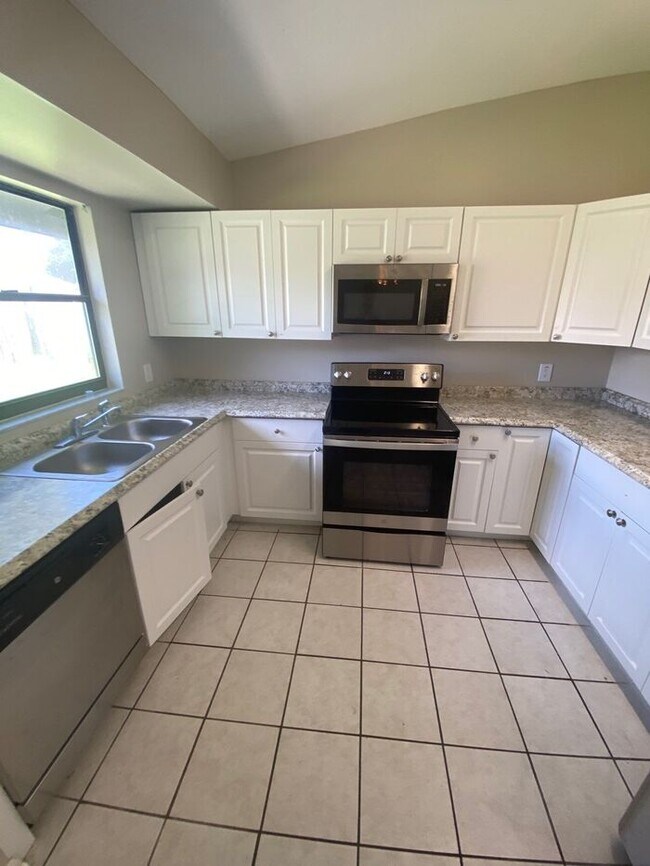 Foto del edificio - NOW AVAILABLE! - 5321 Fox Valley Trail, La...